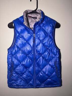 Montbell 2301286 Women’s S Goose Down Puffer Vest Blue Diamond Quilt Full Zip
